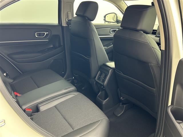 ヴェゼル ｅ：ＨＥＶ　Ｚ　未使用車　純正ナビ　バックカメラ　ホンダセンシング　クリアランスソナー　パワーバックドア　ワイヤレス充電器　ハーフレザーシート　シートヒーター　ＬＥＤライト　ＬＥＤフォグランプ　スペアキー　ＥＴＣ（10枚目）