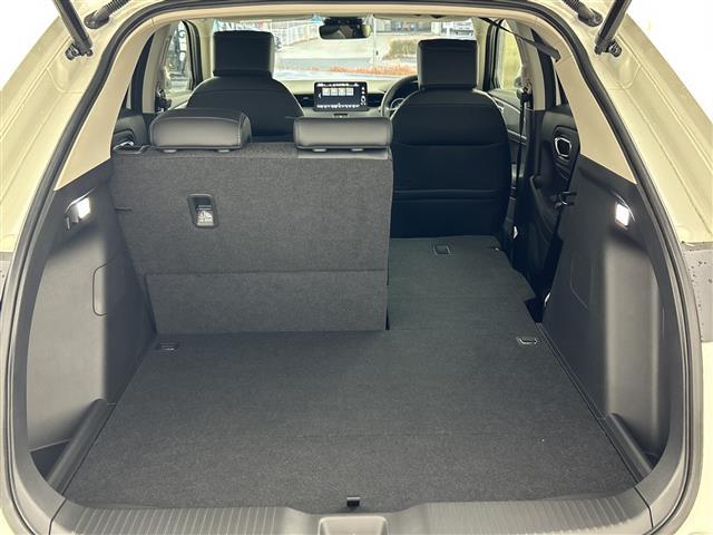 ヴェゼル ｅ：ＨＥＶ　Ｚ　未使用車　純正ナビ　バックカメラ　ホンダセンシング　クリアランスソナー　パワーバックドア　ワイヤレス充電器　ハーフレザーシート　シートヒーター　ＬＥＤライト　ＬＥＤフォグランプ　スペアキー　ＥＴＣ（18枚目）