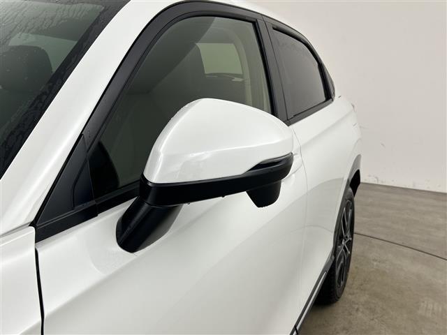 ヴェゼル ｅ：ＨＥＶ　Ｚ　未使用車　純正ナビ　バックカメラ　ホンダセンシング　クリアランスソナー　パワーバックドア　ワイヤレス充電器　ハーフレザーシート　シートヒーター　ＬＥＤライト　ＬＥＤフォグランプ　スペアキー　ＥＴＣ（40枚目）