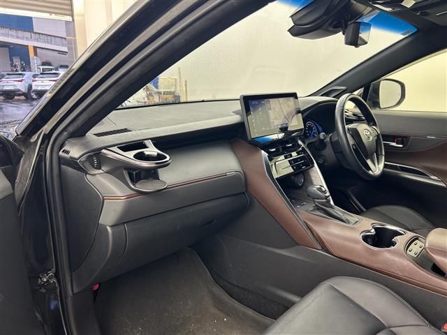 ハリアーハイブリッド Ｚ　レザーパッケージ　純正ナビ　全方位カメラ　ＪＢＬサウンド　トヨタセーフティセンス　革シート　前席パワーシート・シートヒーター・ベンチレーション　ＬＥＤヘッドライト　純正アルミホイールタイヤ　純正ドラレコ　スペアキー（12枚目）