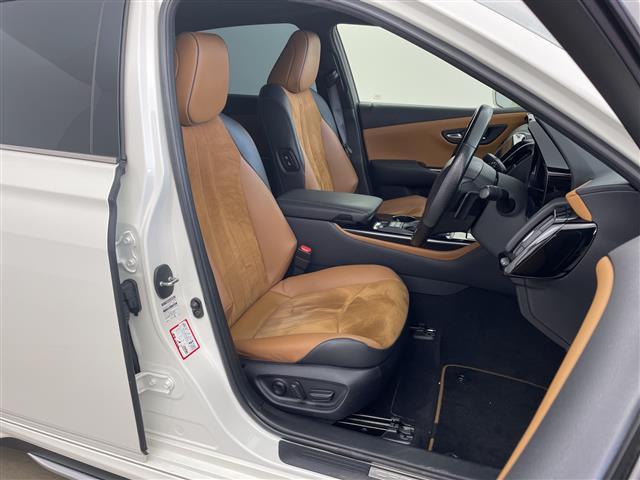 クラウンハイブリッド Ｓ　エレガンススタイルＩＩ　純正ナビ・サンルーフ・モデリスタ・レイズＨＯＭＵＲＡアルミホイール・全方位カメラ・トヨタセーフティセンス・前後ドラレコ・ＥＴＣ２．０・デジタルインナーミラー・シートヒーター・スペアキー・ハーフレザー（9枚目）