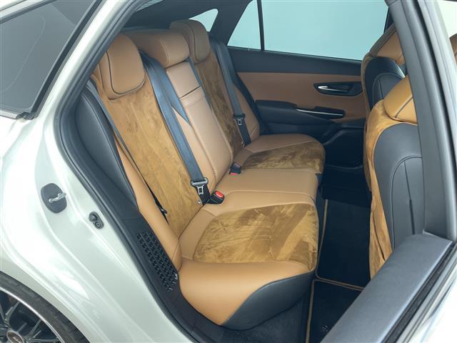 クラウンハイブリッド Ｓ　エレガンススタイルＩＩ　純正ナビ・サンルーフ・モデリスタ・レイズＨＯＭＵＲＡアルミホイール・全方位カメラ・トヨタセーフティセンス・前後ドラレコ・ＥＴＣ２．０・デジタルインナーミラー・シートヒーター・スペアキー・ハーフレザー（11枚目）