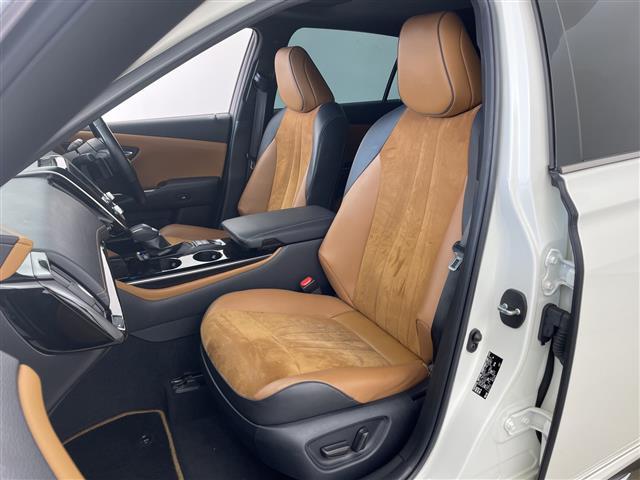 クラウンハイブリッド Ｓ　エレガンススタイルＩＩ　純正ナビ・サンルーフ・モデリスタ・レイズＨＯＭＵＲＡアルミホイール・全方位カメラ・トヨタセーフティセンス・前後ドラレコ・ＥＴＣ２．０・デジタルインナーミラー・シートヒーター・スペアキー・ハーフレザー（13枚目）