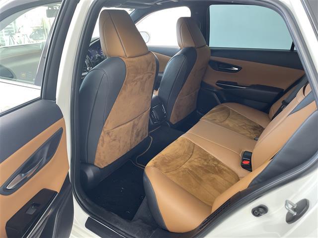 クラウンハイブリッド Ｓ　エレガンススタイルＩＩ　純正ナビ・サンルーフ・モデリスタ・レイズＨＯＭＵＲＡアルミホイール・全方位カメラ・トヨタセーフティセンス・前後ドラレコ・ＥＴＣ２．０・デジタルインナーミラー・シートヒーター・スペアキー・ハーフレザー（14枚目）