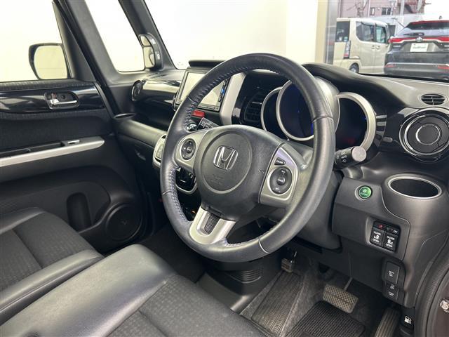 Ｎ－ＢＯＸカスタム Ｇ　ターボＳＳブラックスタイルパッケージ　純正ナビ・バックカメラ・両側パワースライドドア・シティブレーキアクティブシステム・ビルトインＥＴＣ・パドルシフト・ドライブレコーダ―・ステアリングスイッチ・クルーズコントロール・ＨＩＤオートライト（8枚目）