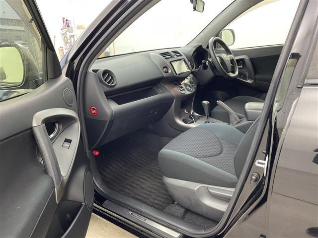 ヴァンガード ２４０Ｓ　Ｓパッケージ　社外ナビ・バックカメラ・ＭＴモード付ＡＴ・ＩＣＯＮ・クルーズコントロール・ステアリングスイッチ・ダウンジングアシストコントロール・純正フロアマット・ドアバイザー・オールオートパワーウィンドウ（12枚目）