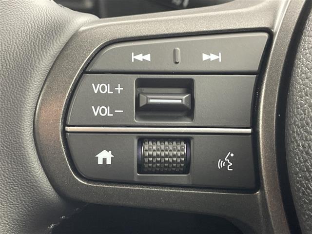 フリード ｅ：ＨＥＶエアー　ＥＸ　登録済未使用車　９型ナビ　ＴＶ　バックカメラ　衝突軽減ブレーキ　レーンキープアシストシステム　ブラインドスポットモニタ　両側パワースライドドア　ハーフレザー　シートヒーター　ＬＥＤ　オートハイビーム（22枚目）