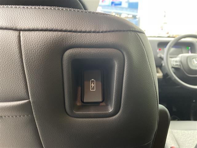 フリード ｅ：ＨＥＶエアー　ＥＸ　登録済未使用車　９型ナビ　ＴＶ　バックカメラ　衝突軽減ブレーキ　レーンキープアシストシステム　ブラインドスポットモニタ　両側パワースライドドア　ハーフレザー　シートヒーター　ＬＥＤ　オートハイビーム（34枚目）