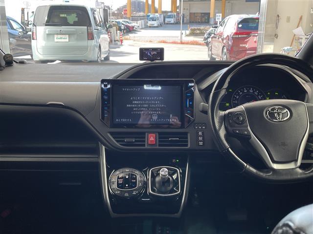 ヴォクシー ハイブリッドＺＳ　煌ＩＩ　・モデリスタエアロ・プリクラッシュセーフティ・レーンディバチャーアラート・オートハイビーム・１０インチナビ・両側パワースライドドア・バックカメラ・ＴＥＩＮ車高調・前席シートヒーター・クルコン・ＥＴＣ（24枚目）