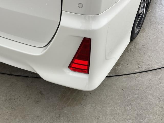 ヴォクシー ハイブリッドＺＳ　煌ＩＩ　・モデリスタエアロ・プリクラッシュセーフティ・レーンディバチャーアラート・オートハイビーム・１０インチナビ・両側パワースライドドア・バックカメラ・ＴＥＩＮ車高調・前席シートヒーター・クルコン・ＥＴＣ（49枚目）