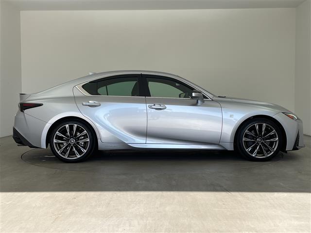 ＩＳ ＩＳ３００ｈ　Ｆスポーツ　・マークレビンソン・プリクラッシュセーフティ・レーントレーシングアシスト・レーダークルーズコントロール・オートハイビーム・１０．３型ナビ・全方位カメラ・ＢＳＭ・３眼ＬＥＤ・シートベンチレーション（7枚目）