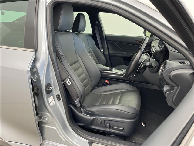 ＩＳ ＩＳ３００ｈ　Ｆスポーツ　・マークレビンソン・プリクラッシュセーフティ・レーントレーシングアシスト・レーダークルーズコントロール・オートハイビーム・１０．３型ナビ・全方位カメラ・ＢＳＭ・３眼ＬＥＤ・シートベンチレーション（9枚目）