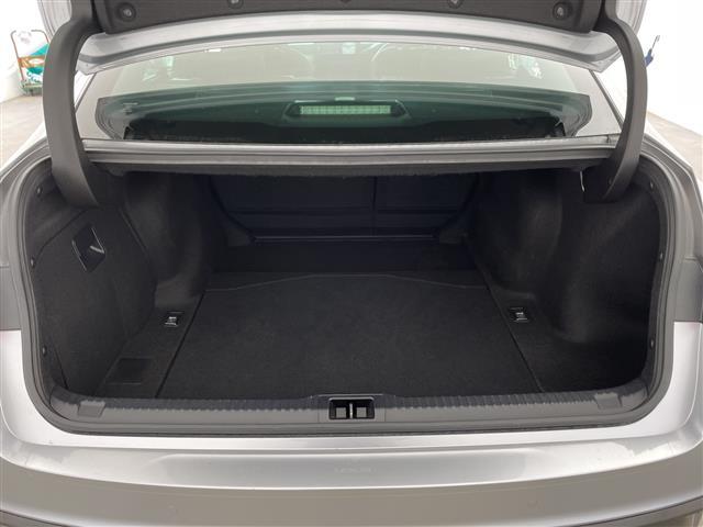 ＩＳ ＩＳ３００ｈ　Ｆスポーツ　・マークレビンソン・プリクラッシュセーフティ・レーントレーシングアシスト・レーダークルーズコントロール・オートハイビーム・１０．３型ナビ・全方位カメラ・ＢＳＭ・３眼ＬＥＤ・シートベンチレーション（16枚目）