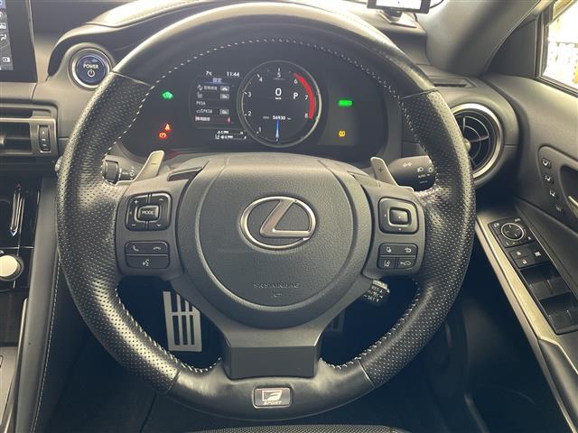 ＩＳ ＩＳ３００ｈ　Ｆスポーツ　・マークレビンソン・プリクラッシュセーフティ・レーントレーシングアシスト・レーダークルーズコントロール・オートハイビーム・１０．３型ナビ・全方位カメラ・ＢＳＭ・３眼ＬＥＤ・シートベンチレーション（18枚目）