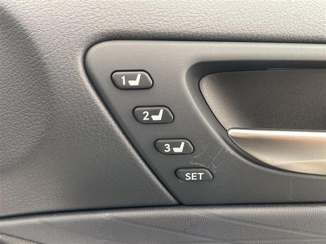 ＩＳ ＩＳ３００ｈ　Ｆスポーツ　・マークレビンソン・プリクラッシュセーフティ・レーントレーシングアシスト・レーダークルーズコントロール・オートハイビーム・１０．３型ナビ・全方位カメラ・ＢＳＭ・３眼ＬＥＤ・シートベンチレーション（28枚目）