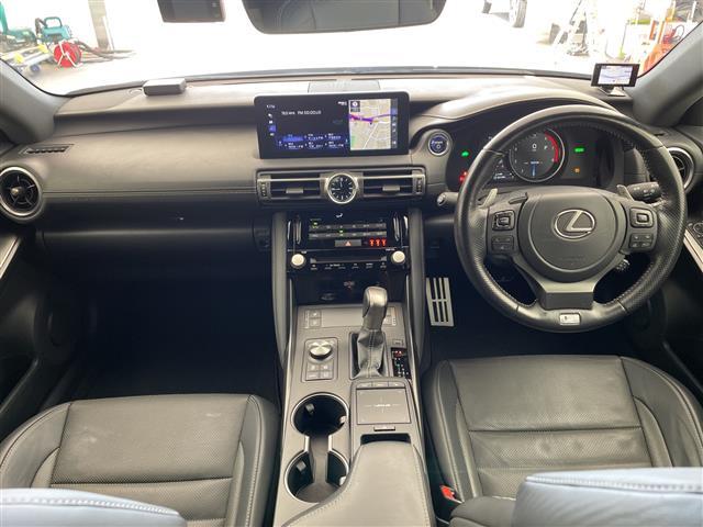 ＩＳ ＩＳ３００ｈ　Ｆスポーツ　・マークレビンソン・プリクラッシュセーフティ・レーントレーシングアシスト・レーダークルーズコントロール・オートハイビーム・１０．３型ナビ・全方位カメラ・ＢＳＭ・３眼ＬＥＤ・シートベンチレーション（42枚目）