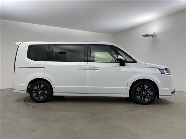 ステップワゴン ｅ：ＨＥＶスパーダ　・登録済未使用車・衝突軽減ブレーキ・路外逸脱抑制機能・車線維持支援システム・レーダークルーズコントロール・オートハイビーム・１１．４型ナビ・１５．６型後席モニター・ＢＳＭ・パワーバックドア・両側電動（7枚目）