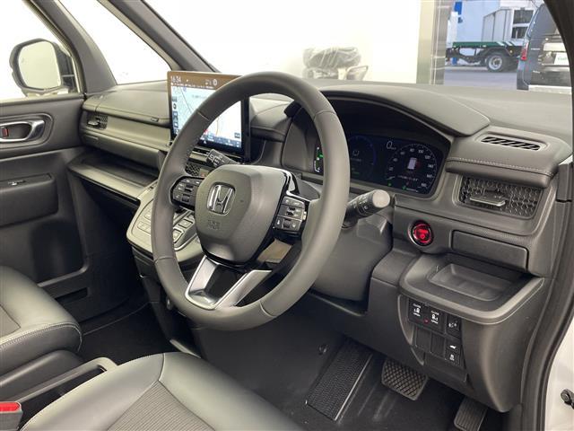 ステップワゴン ｅ：ＨＥＶスパーダ　・登録済未使用車・衝突軽減ブレーキ・路外逸脱抑制機能・車線維持支援システム・レーダークルーズコントロール・オートハイビーム・１１．４型ナビ・１５．６型後席モニター・ＢＳＭ・パワーバックドア・両側電動（8枚目）