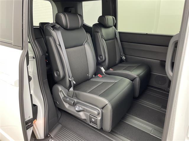 ステップワゴン ｅ：ＨＥＶスパーダ　・登録済未使用車・衝突軽減ブレーキ・路外逸脱抑制機能・車線維持支援システム・レーダークルーズコントロール・オートハイビーム・１１．４型ナビ・１５．６型後席モニター・ＢＳＭ・パワーバックドア・両側電動（10枚目）