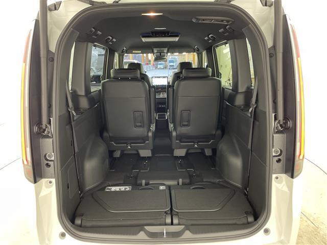 ステップワゴン ｅ：ＨＥＶスパーダ　・登録済未使用車・衝突軽減ブレーキ・路外逸脱抑制機能・車線維持支援システム・レーダークルーズコントロール・オートハイビーム・１１．４型ナビ・１５．６型後席モニター・ＢＳＭ・パワーバックドア・両側電動（20枚目）