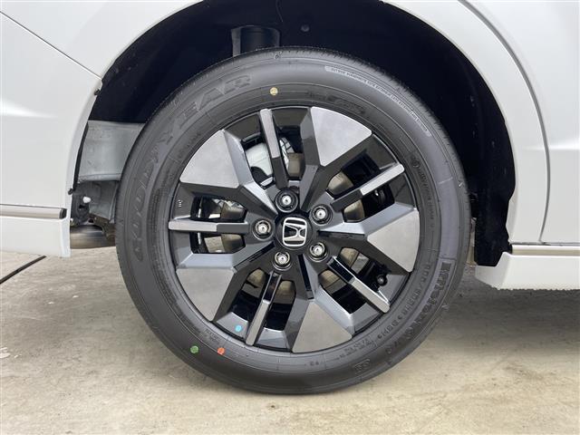 ステップワゴン ｅ：ＨＥＶスパーダ　・登録済未使用車・衝突軽減ブレーキ・路外逸脱抑制機能・車線維持支援システム・レーダークルーズコントロール・オートハイビーム・１１．４型ナビ・１５．６型後席モニター・ＢＳＭ・パワーバックドア・両側電動（41枚目）