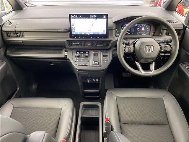 ステップワゴン ｅ：ＨＥＶスパーダ　・登録済未使用車・衝突軽減ブレーキ・路外逸脱抑制機能・車線維持支援システム・レーダークルーズコントロール・オートハイビーム・１１．４型ナビ・１５．６型後席モニター・ＢＳＭ・パワーバックドア・両側電動（42枚目）