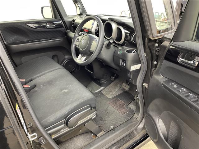 Ｎ－ＢＯＸカスタム Ｇ　ＳＳパッケージ　純正ナビ　ＴＶ　バックカメラ　ＥＴＣ　衝突軽減ブレーキ　両側パワースライドドア　スマートキー　プッシュスタート　ワンオーナー（8枚目）