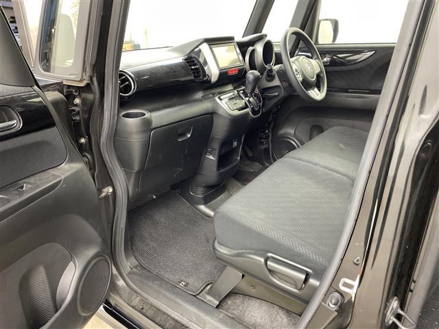 Ｎ－ＢＯＸカスタム Ｇ　ＳＳパッケージ　純正ナビ　ＴＶ　バックカメラ　ＥＴＣ　衝突軽減ブレーキ　両側パワースライドドア　スマートキー　プッシュスタート　ワンオーナー（12枚目）