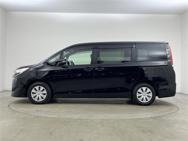 ノア Ｘ　・純正ナビ・ＣＤ・ＤＶＤ・ＡＭ・ＦＭ・ＵＳＢ・ＨＤＭＩ・ＢＴ・ＴＶ・バックカメラ・ビルトインＥＴＣ・片側パワースライドドア・ＭＴモード付ＡＴ・先行車発進通知・アイドリングストップ・スマートキー（6枚目）