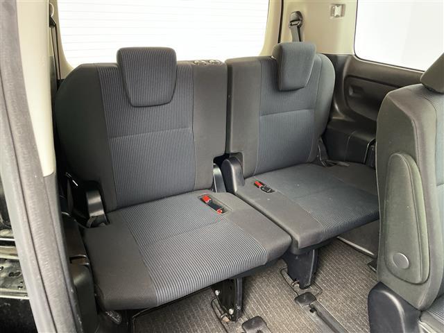 ノア Ｘ　・純正ナビ・ＣＤ・ＤＶＤ・ＡＭ・ＦＭ・ＵＳＢ・ＨＤＭＩ・ＢＴ・ＴＶ・バックカメラ・ビルトインＥＴＣ・片側パワースライドドア・ＭＴモード付ＡＴ・先行車発進通知・アイドリングストップ・スマートキー（12枚目）