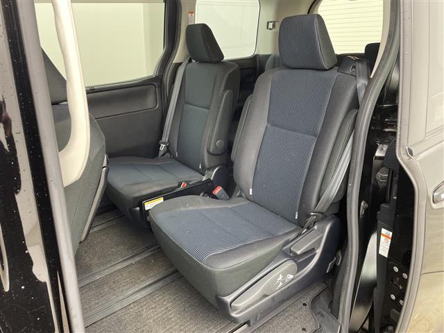 ノア Ｘ　・純正ナビ・ＣＤ・ＤＶＤ・ＡＭ・ＦＭ・ＵＳＢ・ＨＤＭＩ・ＢＴ・ＴＶ・バックカメラ・ビルトインＥＴＣ・片側パワースライドドア・ＭＴモード付ＡＴ・先行車発進通知・アイドリングストップ・スマートキー（15枚目）