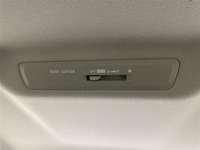 ノア Ｘ　・純正ナビ・ＣＤ・ＤＶＤ・ＡＭ・ＦＭ・ＵＳＢ・ＨＤＭＩ・ＢＴ・ＴＶ・バックカメラ・ビルトインＥＴＣ・片側パワースライドドア・ＭＴモード付ＡＴ・先行車発進通知・アイドリングストップ・スマートキー（22枚目）