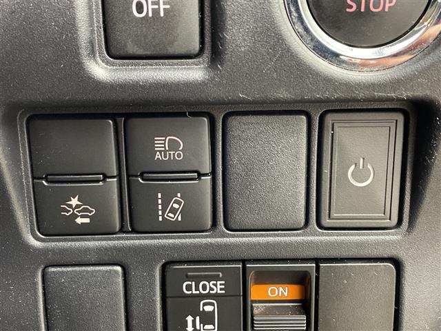 ノア Ｘ　・純正ナビ・ＣＤ・ＤＶＤ・ＡＭ・ＦＭ・ＵＳＢ・ＨＤＭＩ・ＢＴ・ＴＶ・バックカメラ・ビルトインＥＴＣ・片側パワースライドドア・ＭＴモード付ＡＴ・先行車発進通知・アイドリングストップ・スマートキー（31枚目）