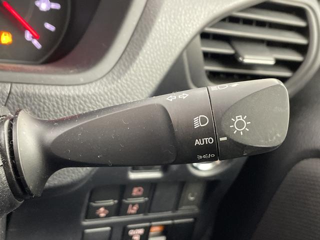 ノア Ｘ　・純正ナビ・ＣＤ・ＤＶＤ・ＡＭ・ＦＭ・ＵＳＢ・ＨＤＭＩ・ＢＴ・ＴＶ・バックカメラ・ビルトインＥＴＣ・片側パワースライドドア・ＭＴモード付ＡＴ・先行車発進通知・アイドリングストップ・スマートキー（61枚目）