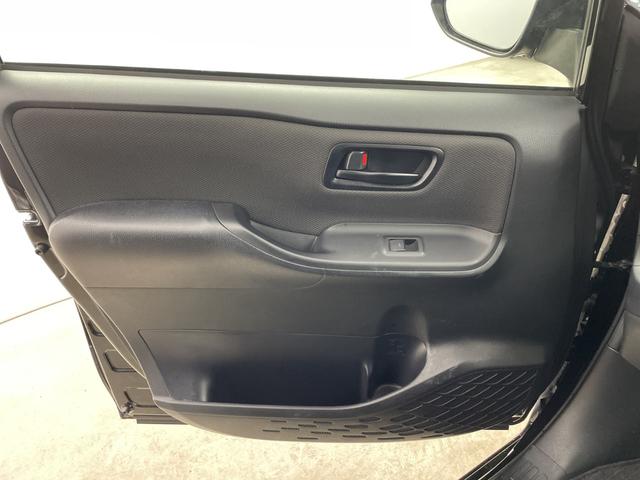 ノア Ｘ　・純正ナビ・ＣＤ・ＤＶＤ・ＡＭ・ＦＭ・ＵＳＢ・ＨＤＭＩ・ＢＴ・ＴＶ・バックカメラ・ビルトインＥＴＣ・片側パワースライドドア・ＭＴモード付ＡＴ・先行車発進通知・アイドリングストップ・スマートキー（71枚目）