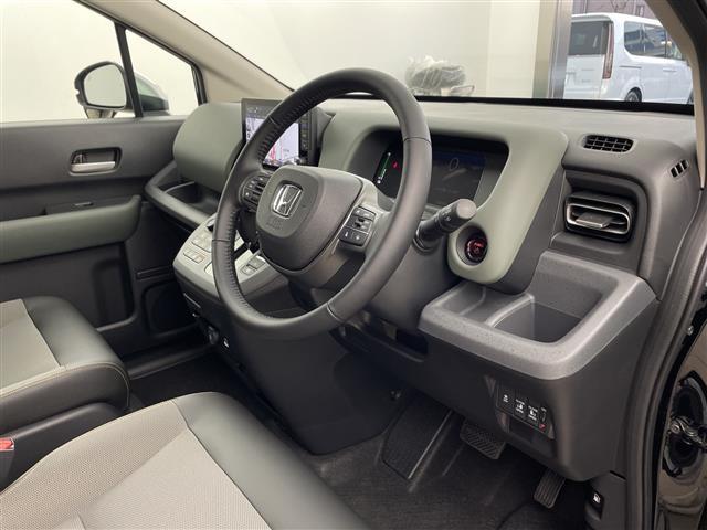 フリード ｅ：ＨＥＶクロスター　・登録済未使用車・純正９インチホンダコネクトナビ・Ｂｌｕｅｔｏｏｔｈ接続・ＡｐｐｌｅＣａｒＰｌａｙ・ＡｎｄｒｏｉｄＡｕｔｏ・前席シートヒーター・両側パワースライドドア・ホンダセンシング・ＬＥＤ（8枚目）