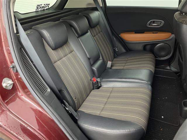 ヴェゼル ハイブリッドＺ　シティブレーキアクティブシステム　リアクティブフォースペダル　ハーフレザー　シートヒーター　ビルトインＥＴＣ　社外ドライブレコーダー　クルーズコントロール　パドルシフト　ＬＥＤヘッドライト　フォグ（11枚目）