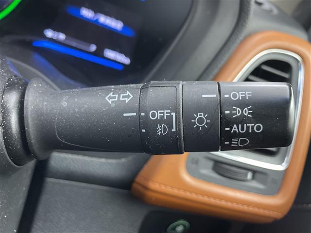 ヴェゼル ハイブリッドＺ　シティブレーキアクティブシステム　リアクティブフォースペダル　ハーフレザー　シートヒーター　ビルトインＥＴＣ　社外ドライブレコーダー　クルーズコントロール　パドルシフト　ＬＥＤヘッドライト　フォグ（25枚目）