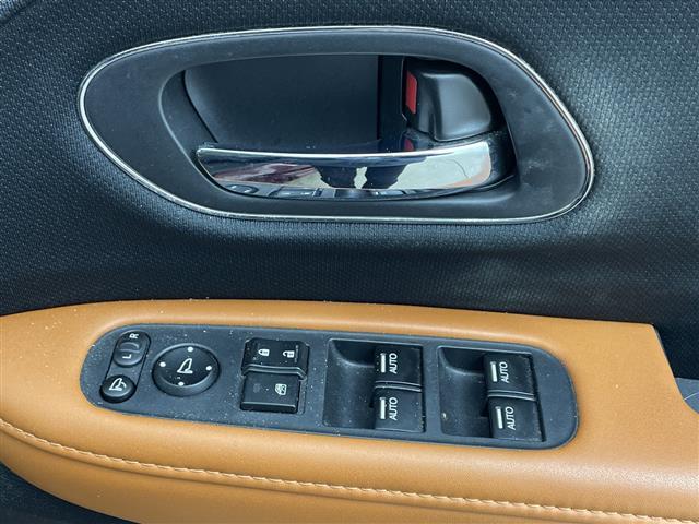 ヴェゼル ハイブリッドＺ　シティブレーキアクティブシステム　リアクティブフォースペダル　ハーフレザー　シートヒーター　ビルトインＥＴＣ　社外ドライブレコーダー　クルーズコントロール　パドルシフト　ＬＥＤヘッドライト　フォグ（32枚目）