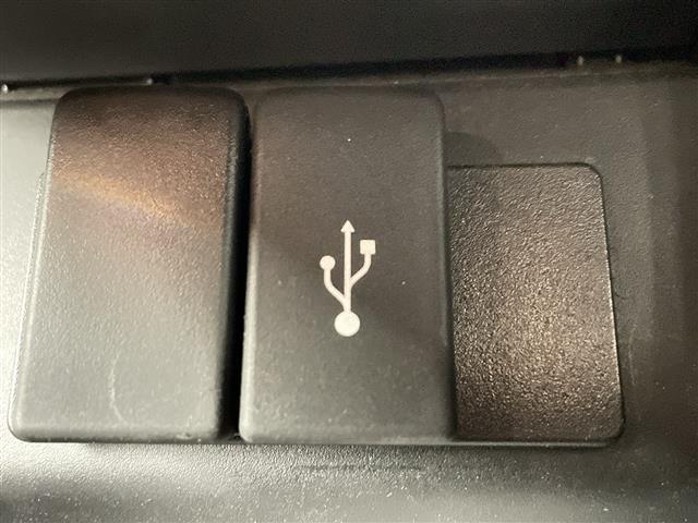 ヴェゼル ハイブリッドＺ　シティブレーキアクティブシステム　リアクティブフォースペダル　ハーフレザー　シートヒーター　ビルトインＥＴＣ　社外ドライブレコーダー　クルーズコントロール　パドルシフト　ＬＥＤヘッドライト　フォグ（34枚目）