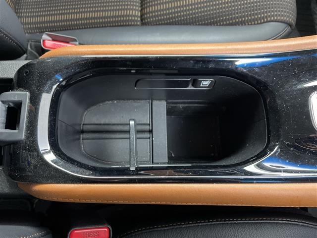 ヴェゼル ハイブリッドＺ　シティブレーキアクティブシステム　リアクティブフォースペダル　ハーフレザー　シートヒーター　ビルトインＥＴＣ　社外ドライブレコーダー　クルーズコントロール　パドルシフト　ＬＥＤヘッドライト　フォグ（35枚目）