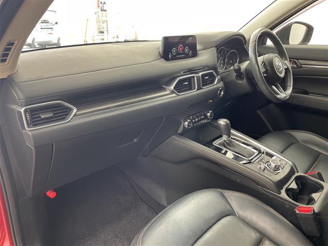 ＣＸ－５ ＸＤ　Ｌパッケージ　純正ナビ　ＴＶ　バックカメラ　レザーシート　シートヒーター　ドライブレコーダー　衝突軽減ブレーキ　ブラインドスポットモニター　レーンキープアシスト　レーダークルーズコントロール　オートハイビーム（12枚目）