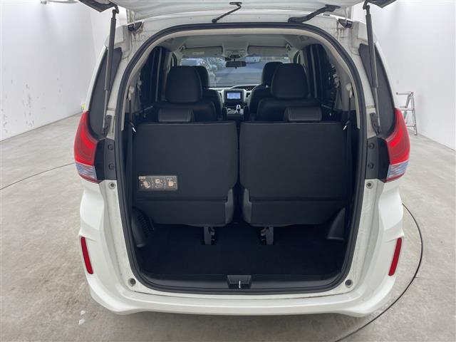 フリードハイブリッド ハイブリッド・ＥＸ　社外ナビ・バックカメラ・ビルトインＥＴＣ・衝突軽減ブレーキ・レーンキープアシスト・レーダークルーズコントロール・ハーフレザーシート・前席シートヒーター・ドアミラーヒーター・フロントワイパーデアイサー（17枚目）