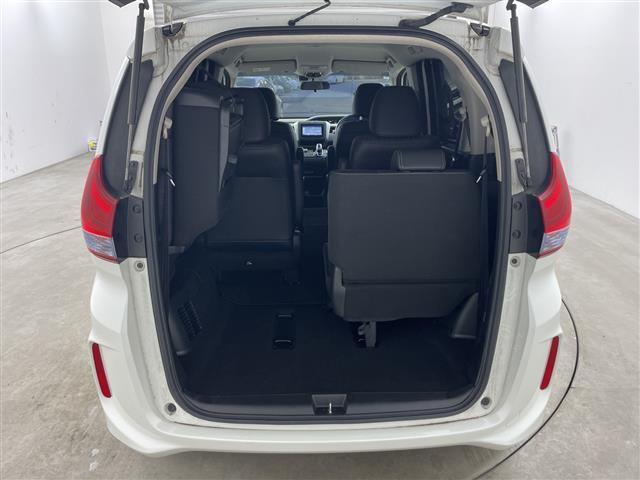 フリードハイブリッド ハイブリッド・ＥＸ　社外ナビ・バックカメラ・ビルトインＥＴＣ・衝突軽減ブレーキ・レーンキープアシスト・レーダークルーズコントロール・ハーフレザーシート・前席シートヒーター・ドアミラーヒーター・フロントワイパーデアイサー（18枚目）