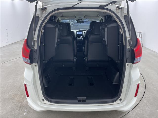 フリードハイブリッド ハイブリッド・ＥＸ　社外ナビ・バックカメラ・ビルトインＥＴＣ・衝突軽減ブレーキ・レーンキープアシスト・レーダークルーズコントロール・ハーフレザーシート・前席シートヒーター・ドアミラーヒーター・フロントワイパーデアイサー（20枚目）