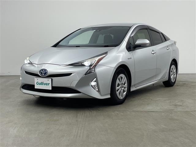 プリウス Ｓ　純正ナビ　バックカメラ　トヨタセーフティセンス　レーンキープアシスト　プリクラッシュセーフティ　オートマチックハイビーム　レーダクルーズコントロール　ＬＥＤライト　ＬＥＤフォグ　ＬＥＤルームランプ（2枚目）