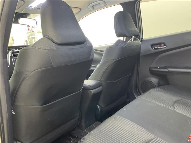 プリウス Ｓ　純正ナビ　バックカメラ　トヨタセーフティセンス　レーンキープアシスト　プリクラッシュセーフティ　オートマチックハイビーム　レーダクルーズコントロール　ＬＥＤライト　ＬＥＤフォグ　ＬＥＤルームランプ（14枚目）