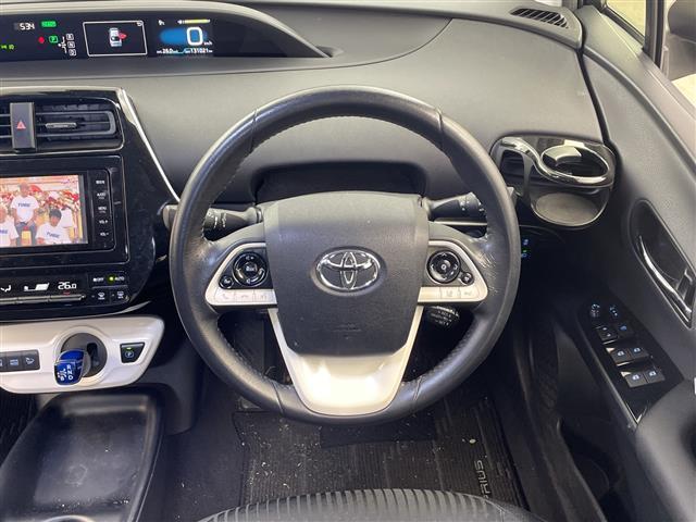 プリウス Ｓ　純正ナビ　バックカメラ　トヨタセーフティセンス　レーンキープアシスト　プリクラッシュセーフティ　オートマチックハイビーム　レーダクルーズコントロール　ＬＥＤライト　ＬＥＤフォグ　ＬＥＤルームランプ（21枚目）