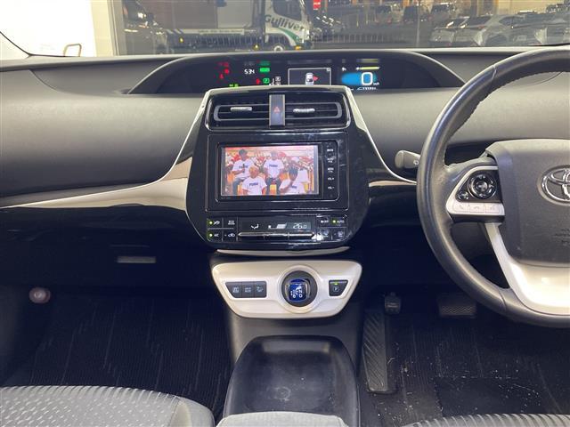 プリウス Ｓ　純正ナビ　バックカメラ　トヨタセーフティセンス　レーンキープアシスト　プリクラッシュセーフティ　オートマチックハイビーム　レーダクルーズコントロール　ＬＥＤライト　ＬＥＤフォグ　ＬＥＤルームランプ（24枚目）