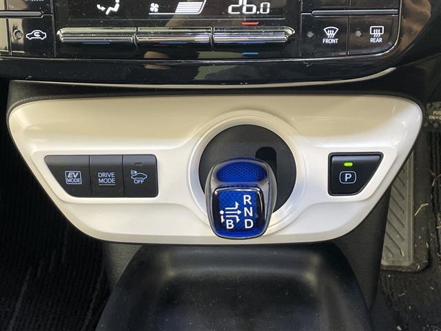 プリウス Ｓ　純正ナビ　バックカメラ　トヨタセーフティセンス　レーンキープアシスト　プリクラッシュセーフティ　オートマチックハイビーム　レーダクルーズコントロール　ＬＥＤライト　ＬＥＤフォグ　ＬＥＤルームランプ（28枚目）